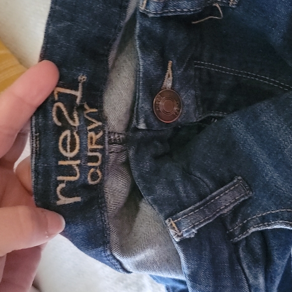 Jeans - Picture 3 of 3